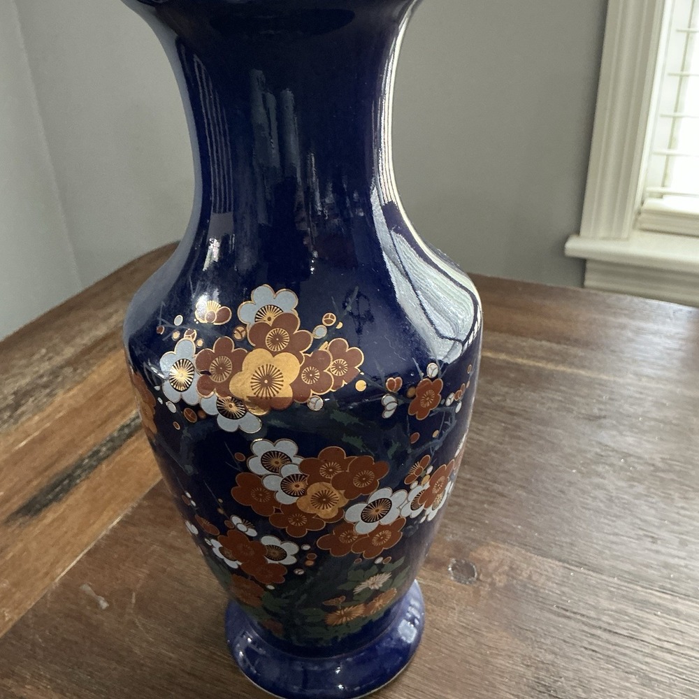 VTG Japanese Cobalt Blue Floral Vase with Gold Trim – 10" Hand-Painted Porcelain - Picture 2 of 11